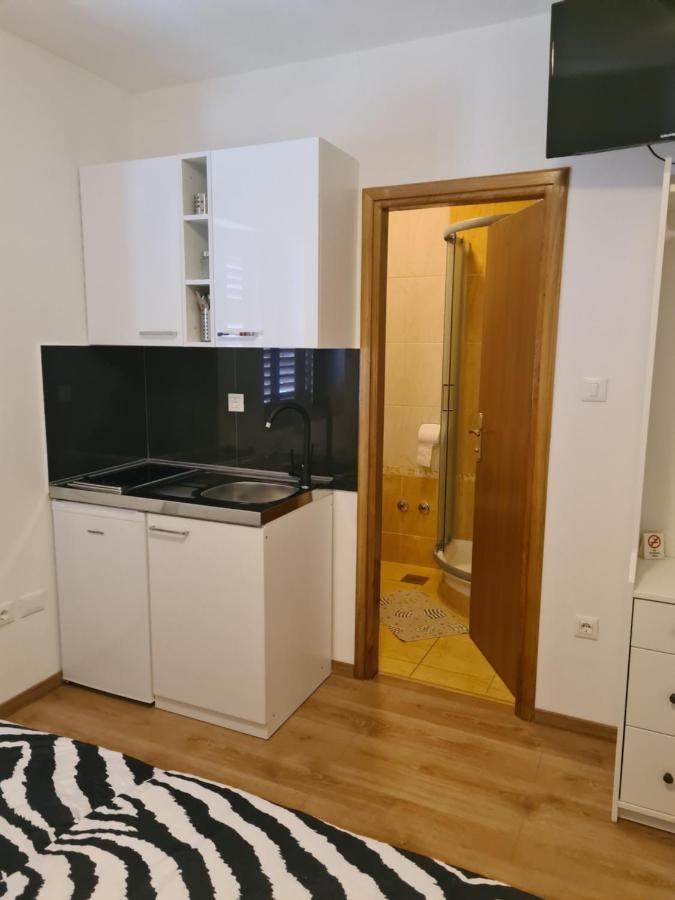 Apartments Petrovic Сило Экстерьер фото