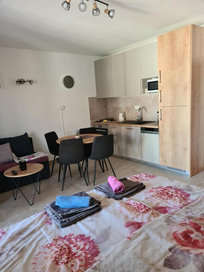 Apartments Petrovic Сило Экстерьер фото
