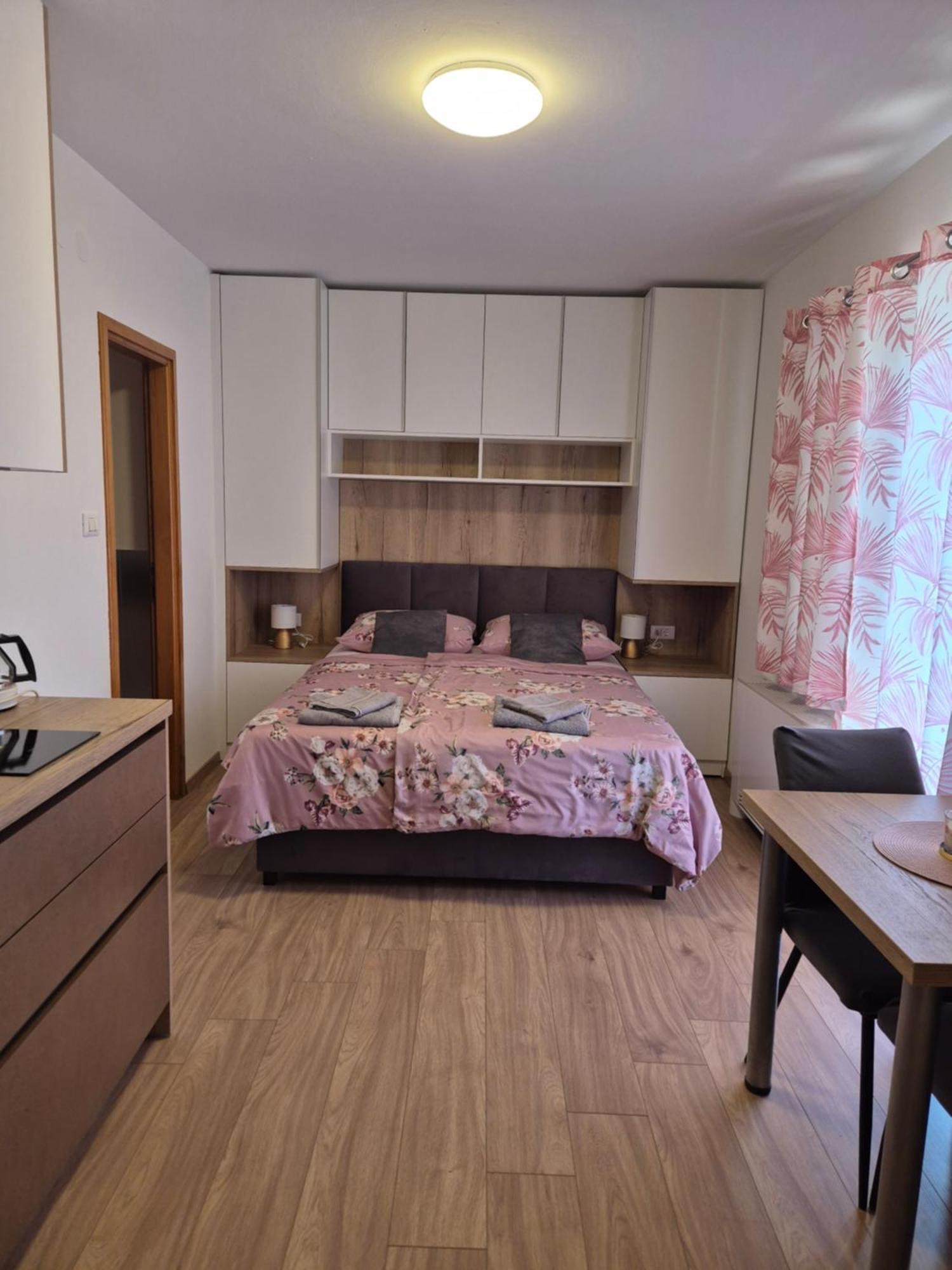 Apartments Petrovic Сило Экстерьер фото